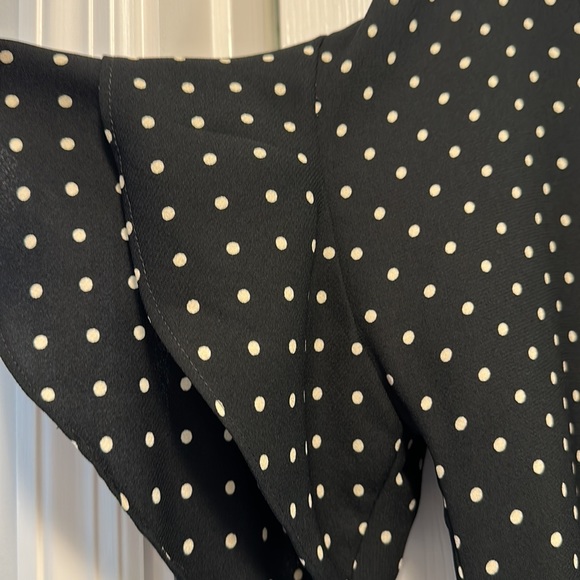 Banana Republic Black polka dot dress with ruffle sleeve - Size 12 - Picture 3 of 5